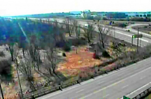 Una cámara web con vistas a la autopista 401 cerca de Gardiners Rd