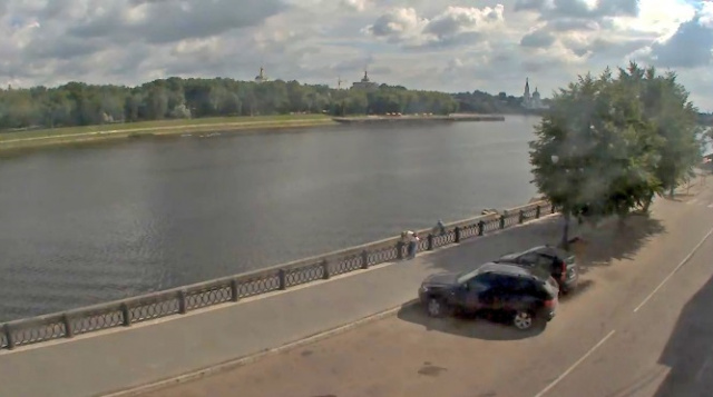 Terraplén del río Volga. Cámara web Tver en línea