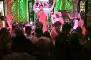 Karaoke bar Cats Meow, escena. Webcams en línea de New Orleans