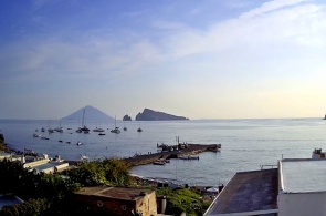 Muelle San Pietro y Volcán Stromboli. Webcams de Mesina en línea