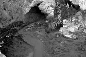 Vista interior de las Cuevas de Perthosa. Webcams Salerno en línea