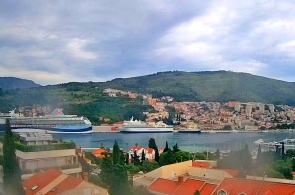 Panorama del puerto de carga. Webcams de Dubrovnik en línea.