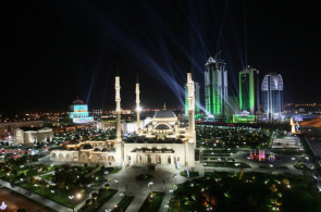 Mezquita "Corazón de Chechenia" llamada así por la webcam en línea de Akhmat Kadyrov