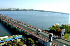 Puente central desde la margen derecha. Webcams en Dnepropetrovsk en línea