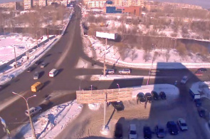 Encrucijada de las calles Ostrovsky y Serov. Webcam de Nizhny Tagil en línea