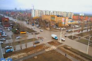 El cruce de calles de gagarin y Entusiastas. Volgodonsk cámara web en línea