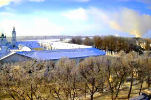 Filas rojas. Panorama de la ciudad. Webcams Kostroma en línea