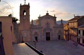 Piazza Regina Adelasia y la Iglesia de Santa María. Webcams de Mesina en línea