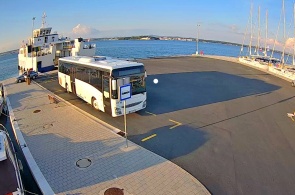 Muelle de ferry. Cámaras web de Tkon en línea.