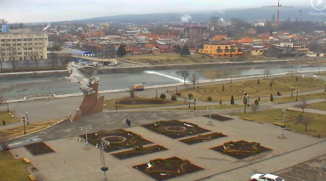 Plaza Pliev. Webcams en Vladikavkaz en línea
