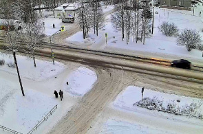 Paso de peatones en la calle Sovetskaya. Webcams Medvezhyegorsk en línea