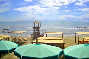 Playa de Tirrenia. Ángulo 3. Cámaras web de Pisa en línea