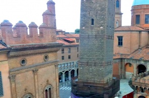 Torre de Asinelli y Torre de Garisenda. Cámaras web de Bolonia
