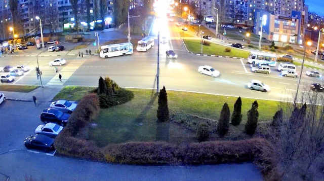 Cruce de las calles Gubkin y Budyonny. Cámaras web Belgorod