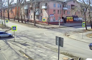 Cruce de las calles Gorno-Altaiskaya y 8 de marzo. Cámaras web de Bisk