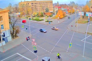 Cruce de la avenida B. Khmelnitsky y st. Universidad. Cámaras web melitopol