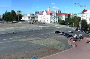 Plaza Roja Chernihiv. Vista del cine para ellos. Schorsa