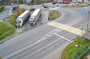 Cruce de caminos de Zhemchuzhnaya y Gladysheva. Webcams de la ciudad Apatity
