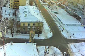 Cruce de calles de Yumashev - Papanin. Cámaras web en Ekaterimburgo en línea