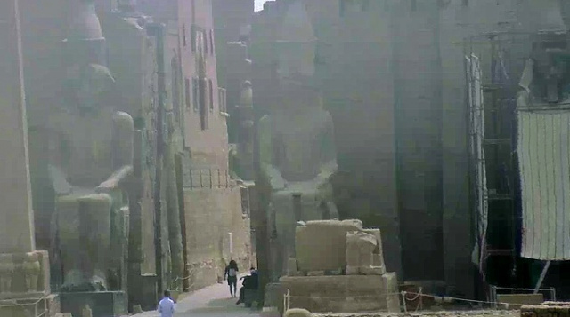Webcam panorámica en línea con una vista de la entrada al templo de Luxor