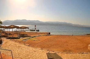 Centro de surf en la playa de Almog. Cámaras web de Eilat en línea.