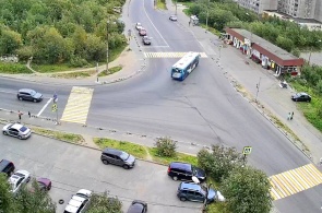 Cruce de las calles Kapitan Maklakov y Skalnaya. Webcams Múrmansk