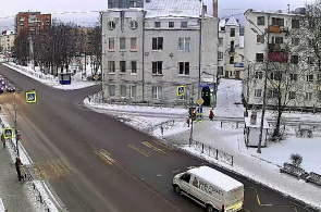 Paso de peatones en la calle Karelskaya. Webcams Sortavala en línea