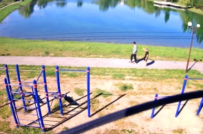 Lago urbano. Ángulo 2. Cámaras web de Georgievsk en línea.