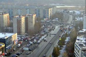 Encrucijada de las calles Molodogvardeytsev - Hermanos Kashirin en Chelyabensk