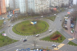 La intersección de la calle Beloborodov y la Avenida Olímpica. Mytishchi en línea