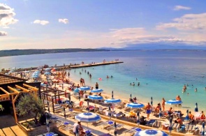 Vista de la playa de Roka en Crikvenica. Cámaras web de Rijeka en línea