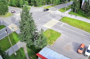 Cruce de caminos de los constructores - calles de Lomonosov. Cámaras web Polyarnye Zori