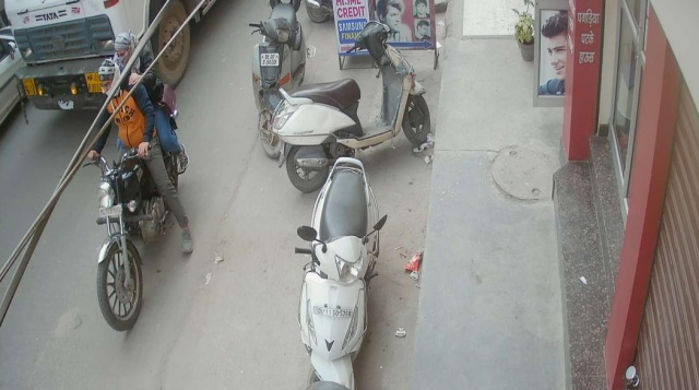 Calle en el área de Dzheneykperi. Webcams de Nueva Delhi en línea