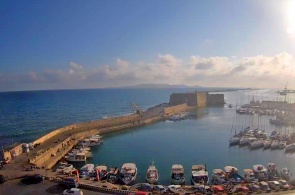 Vista del puerto y la fortaleza. Webcams Heraklion
