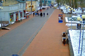 Calle Jomas. Webcam Jurmala en línea. Vista desde el Café 53