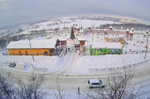 Vista del pueblo infantil "Fairy Tale". Cámaras web en Murmansk en línea