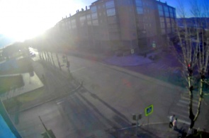 Calle Sovetskaya. Entrada al parque Lyamin. Webcams de Yakhroma en línea en tiempo real